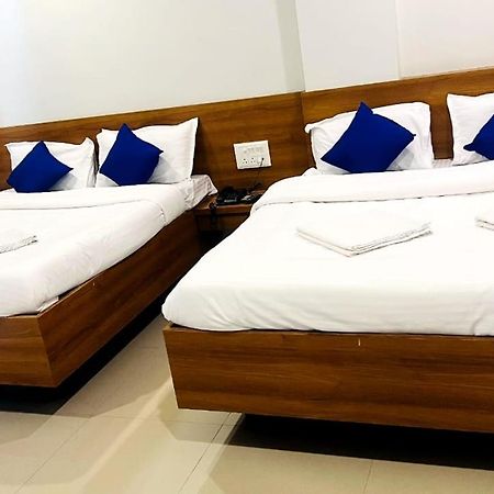 Hotel Sai Smruti Shirdi Quarto foto